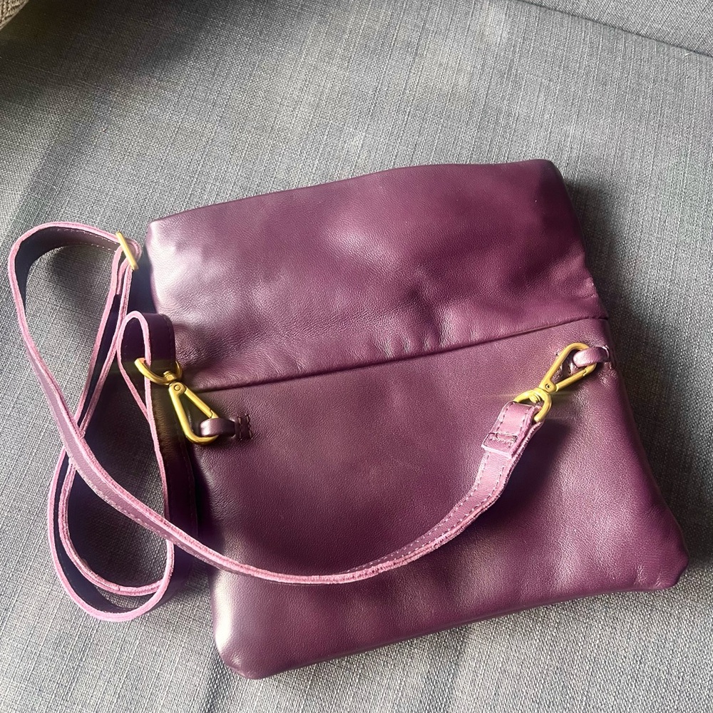 Sseko Plum Leather Crossbody Bag great condition